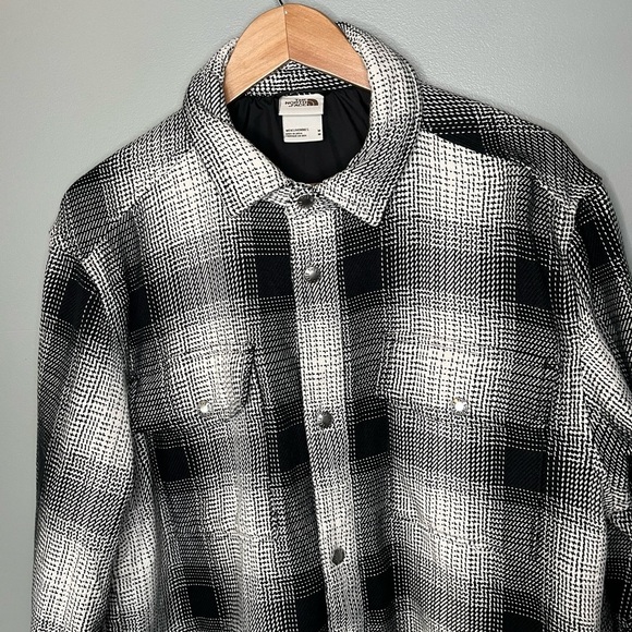 The North Face Valley Twill Utility Shacket - Picture 5 of 13